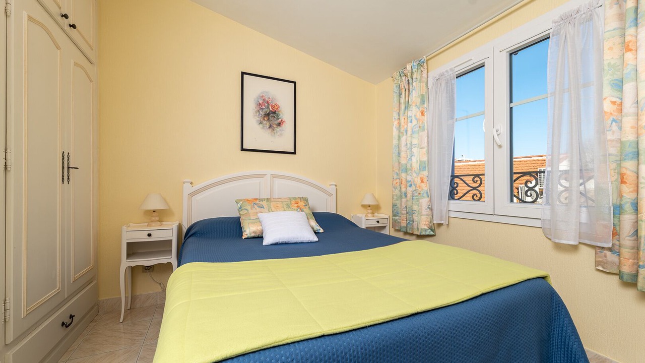 Photo of Bedroom in Antibes City Centre