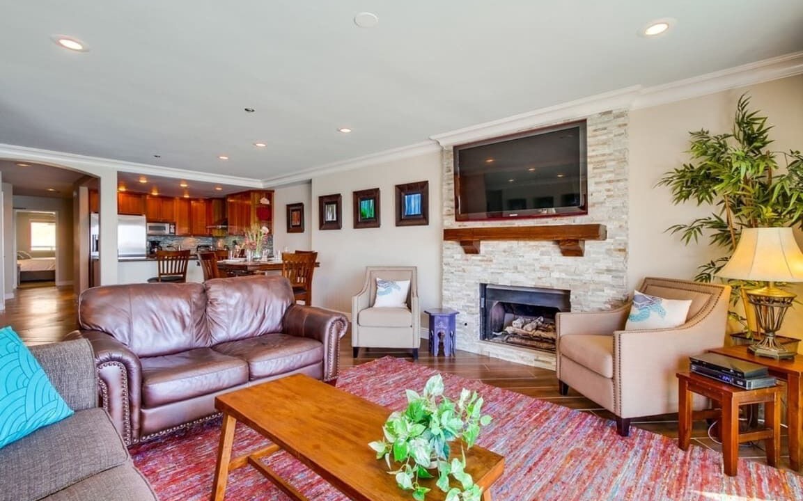 Photo of Livingroom in Crown Point