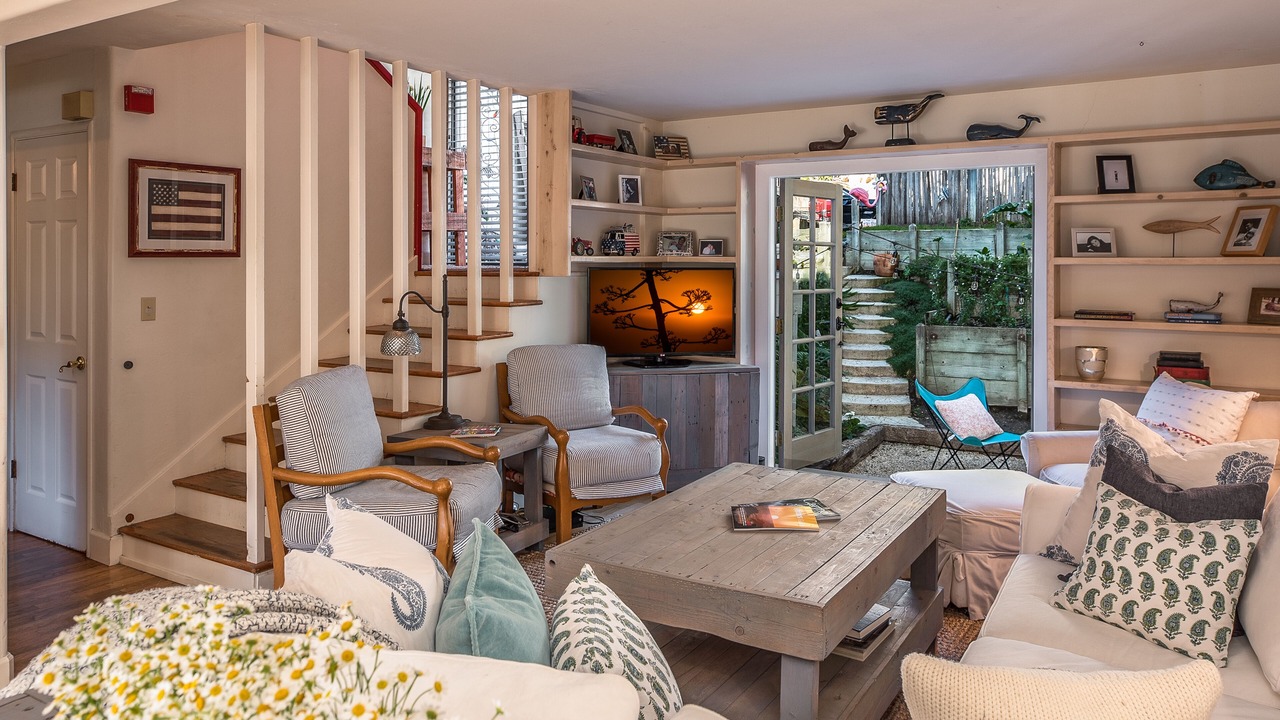 Photo of Livingroom in Mission Fields