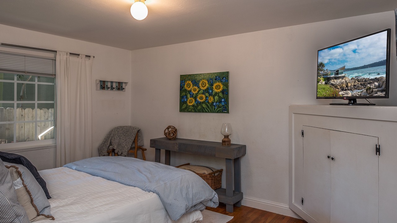 Photo of Bedroom in Mission Fields