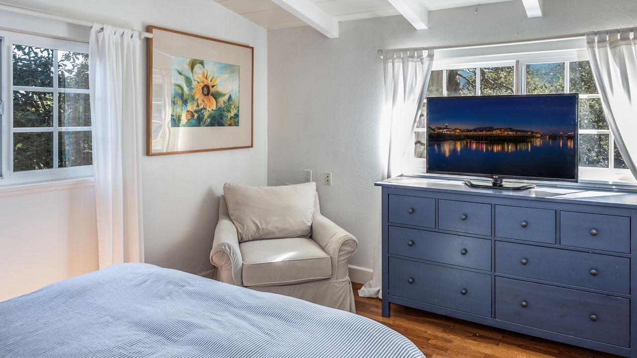 Photo of Bedroom in Mission Fields