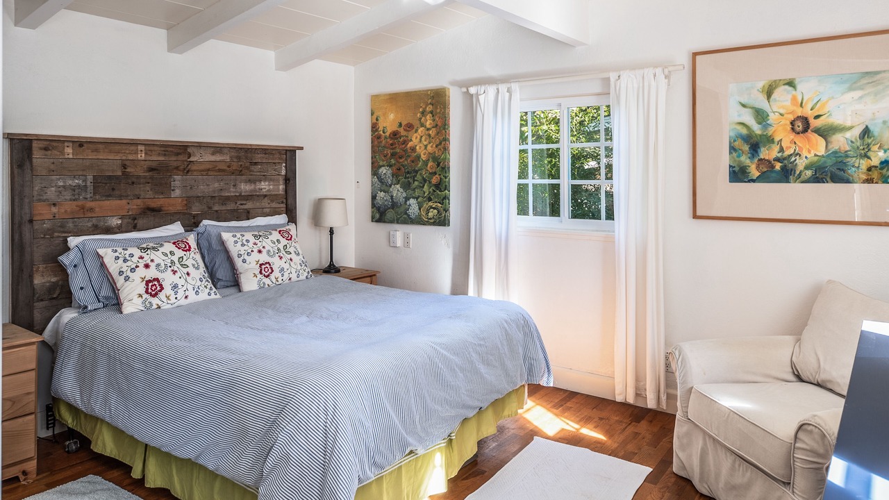Photo of Bedroom in Mission Fields