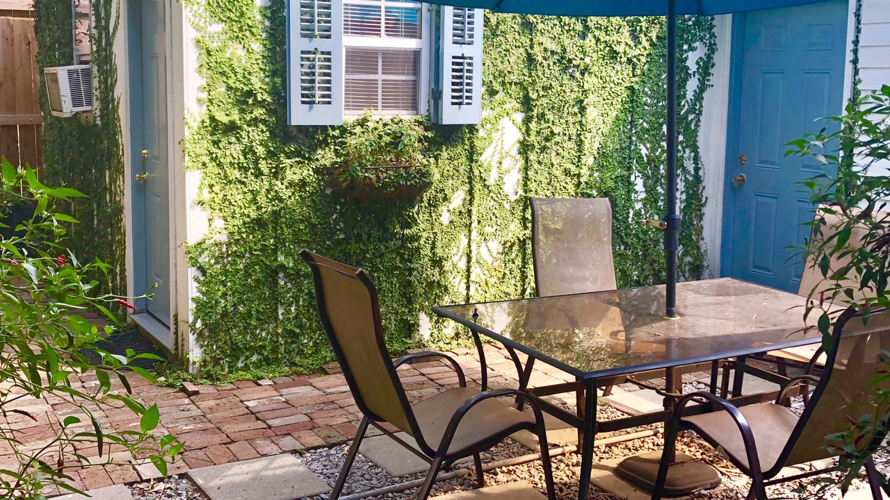 Photo of Outdoor in Faubourg Delachaise