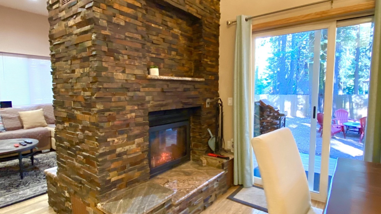 Photo of Livingroom in Tahoe Pines