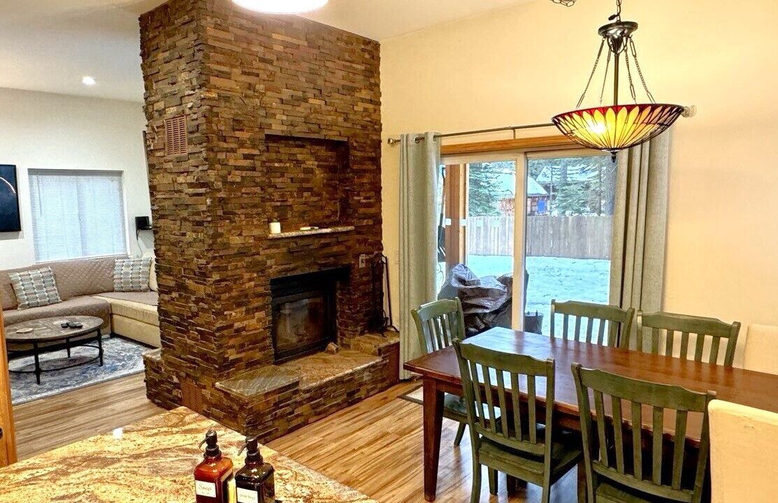 Photo of Livingroom in Tahoe Pines
