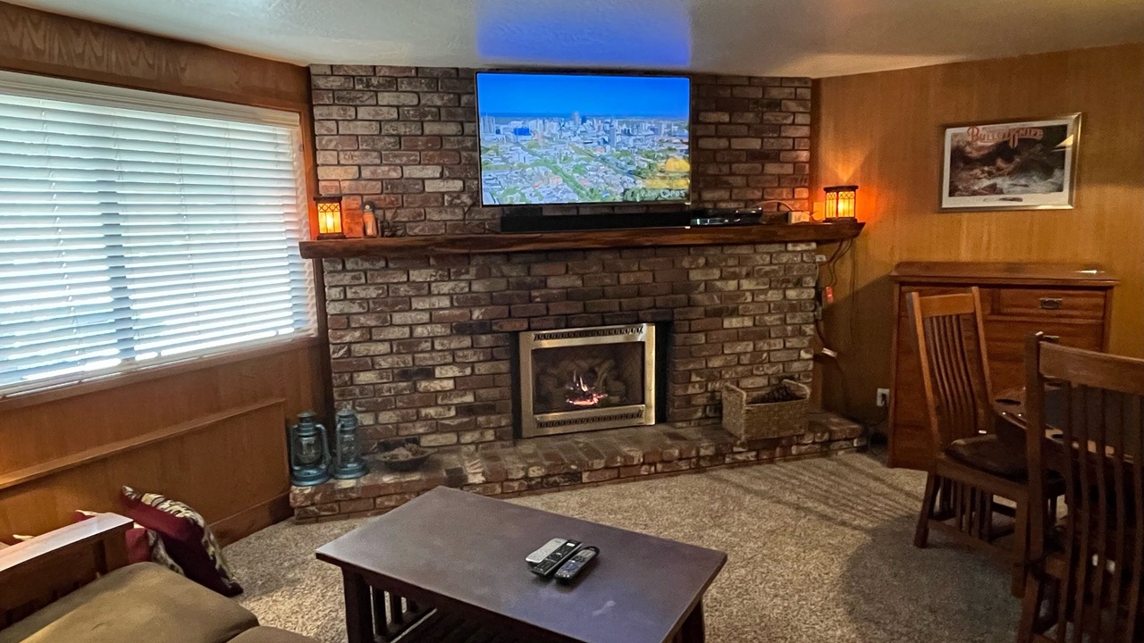 Photo of Livingroom in North Wawona