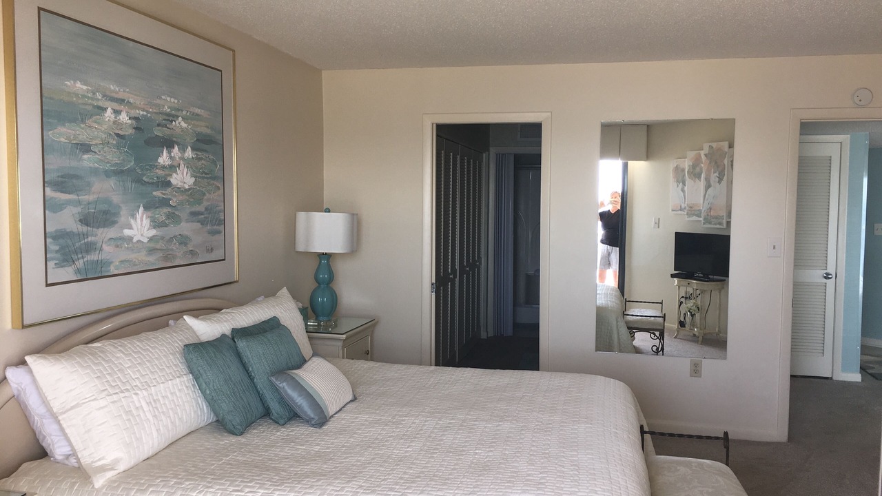 Photo of Bedroom in Crescent Beach