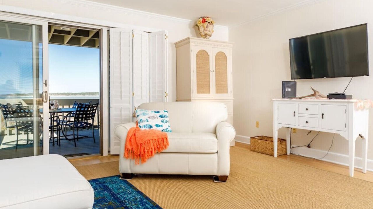 Photo of Livingroom in Seabrook Island