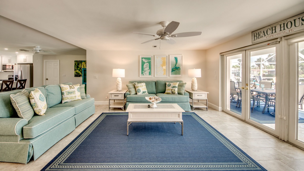 Photo of Livingroom in Yacht Club