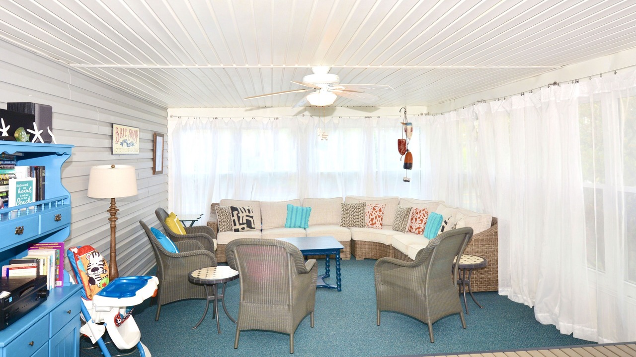 Photo of Livingroom in Country Club Estates