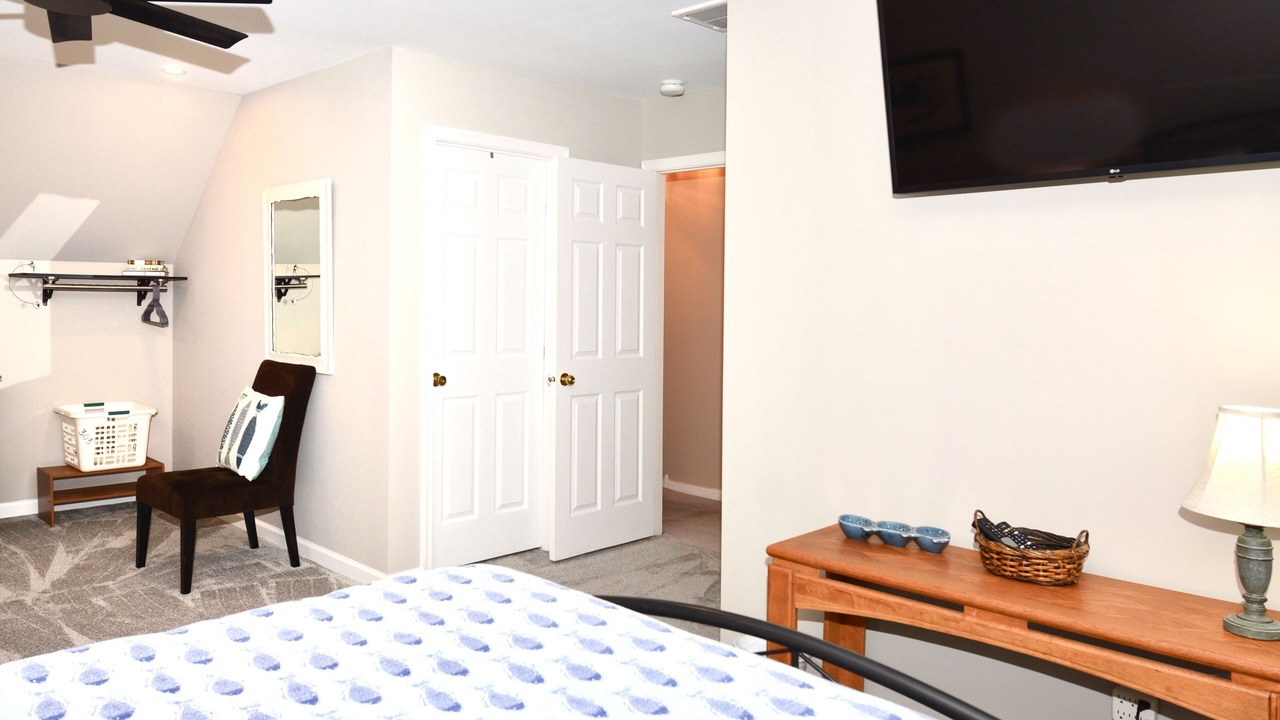 Photo of Bedroom in Country Club Estates