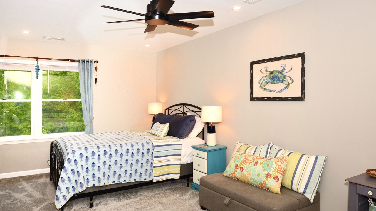Photo of Bedroom in Country Club Estates