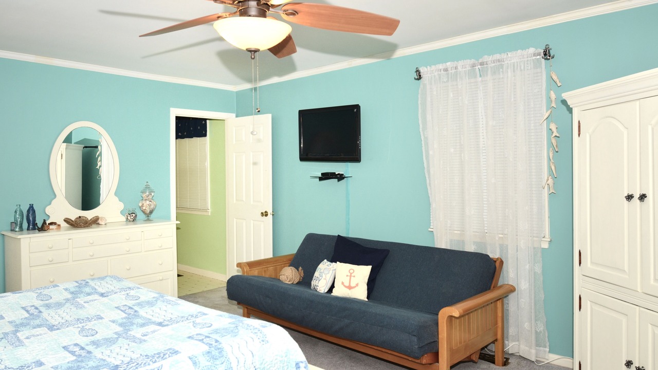 Photo of Bedroom in Country Club Estates