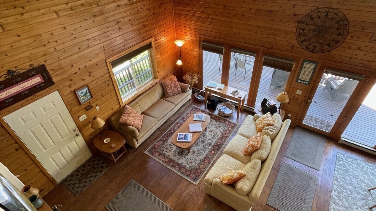 Photo of Livingroom in West Glacier