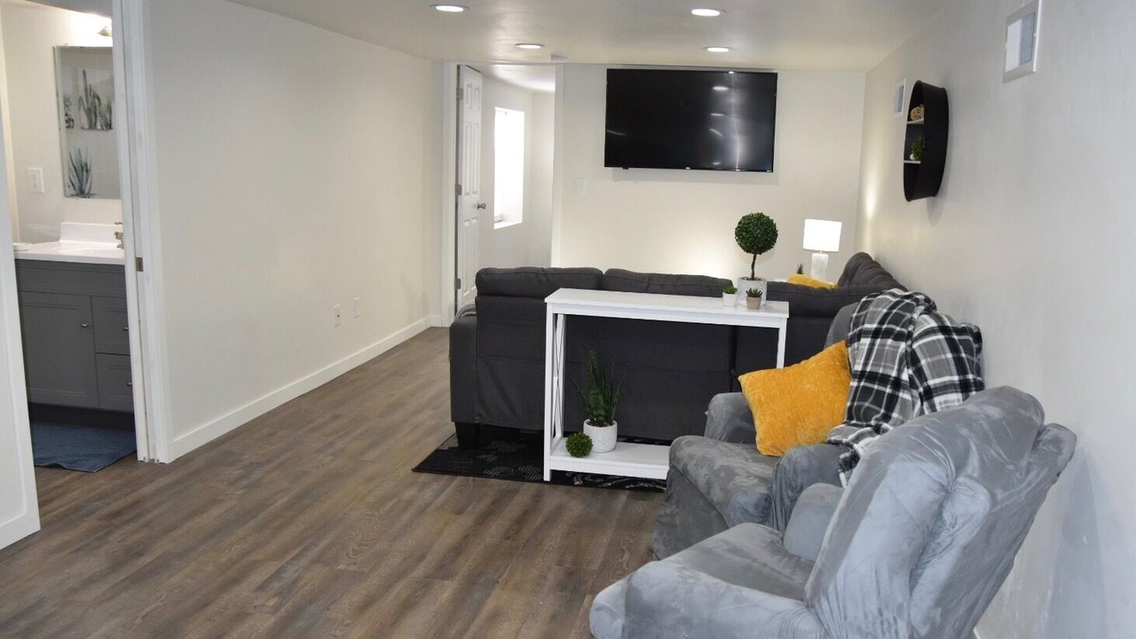 Photo of Livingroom in Ashwaubenon