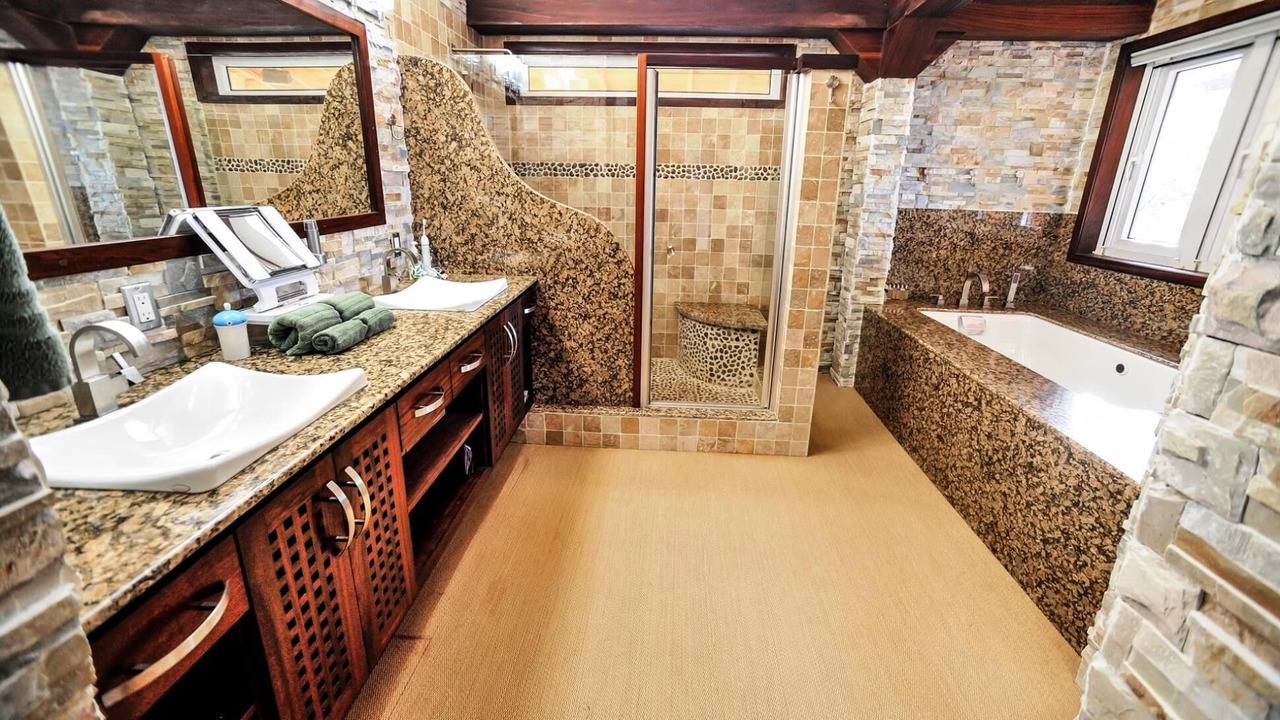 Photo of Bathroom in Palmetto Bay