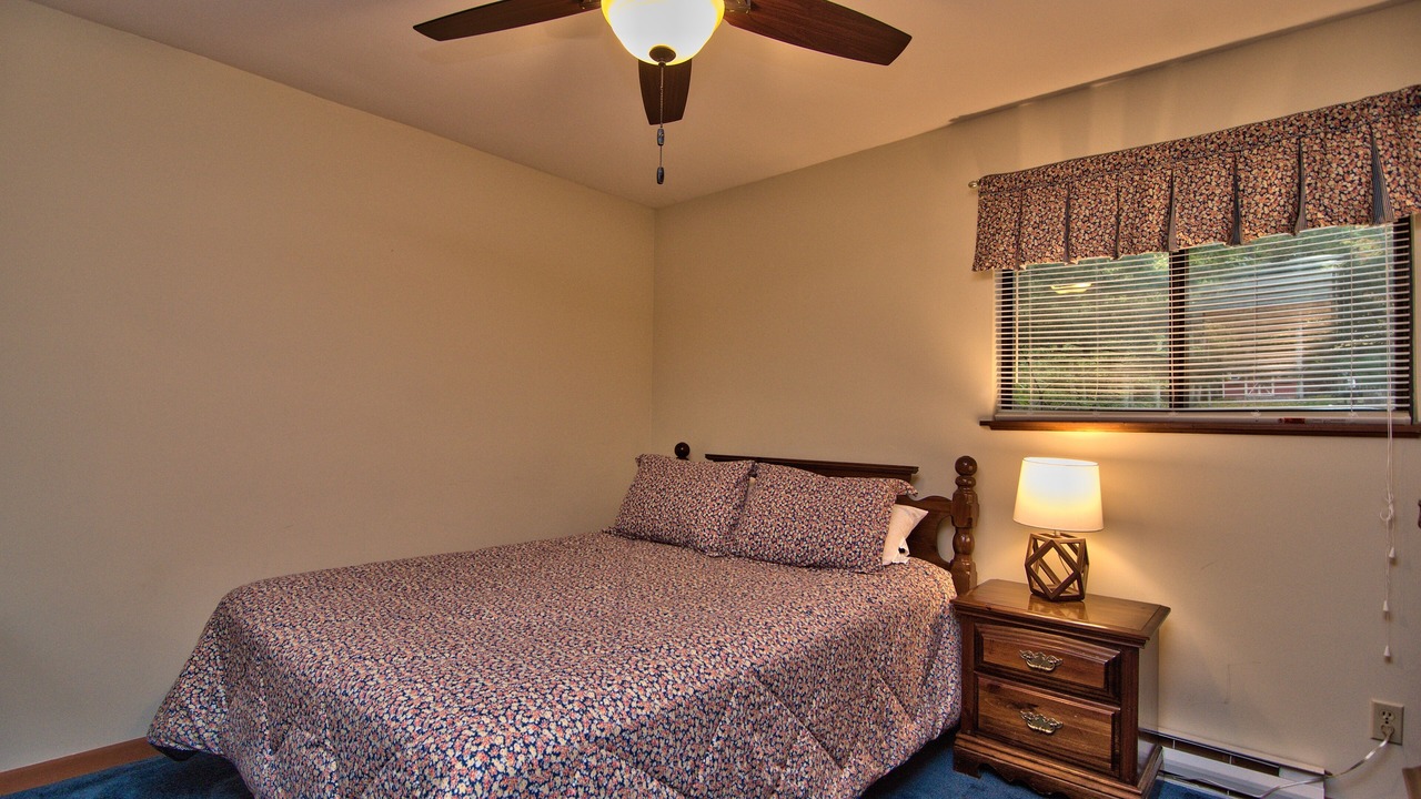 Photo of Bedroom in Lakeville