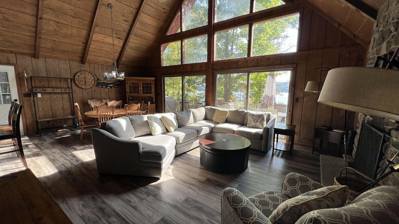 Photo of Livingroom in Lakeville