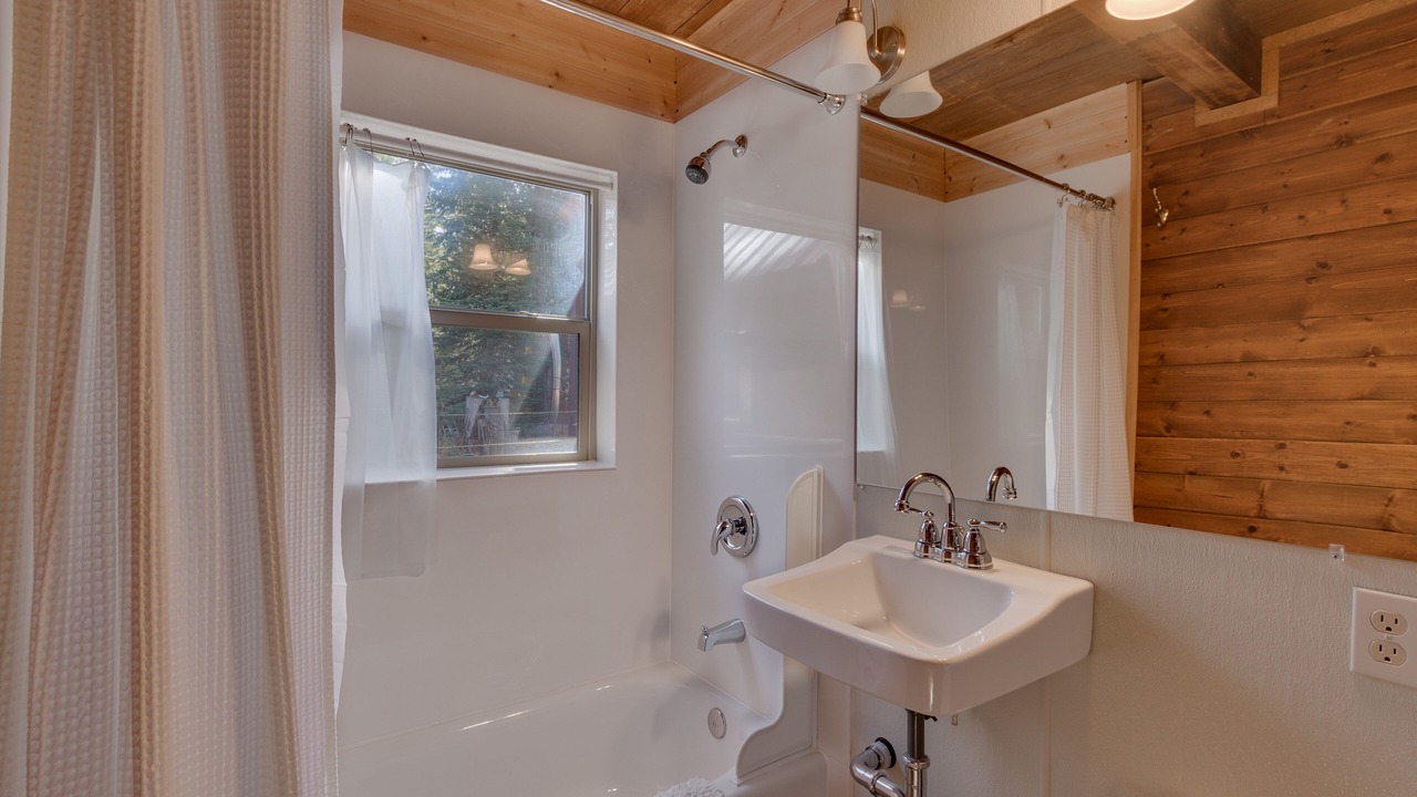 Photo of Bathroom in Tahoe Pines
