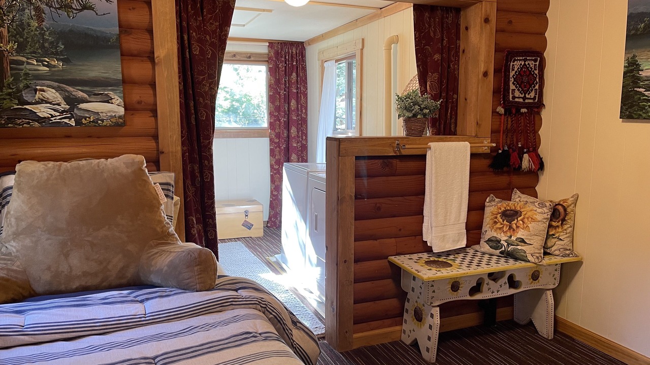 Photo of Bedroom in Tahoe Pines