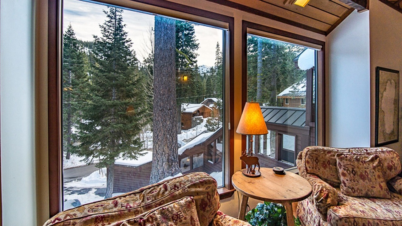 Photo of Livingroom in Alpine Meadows