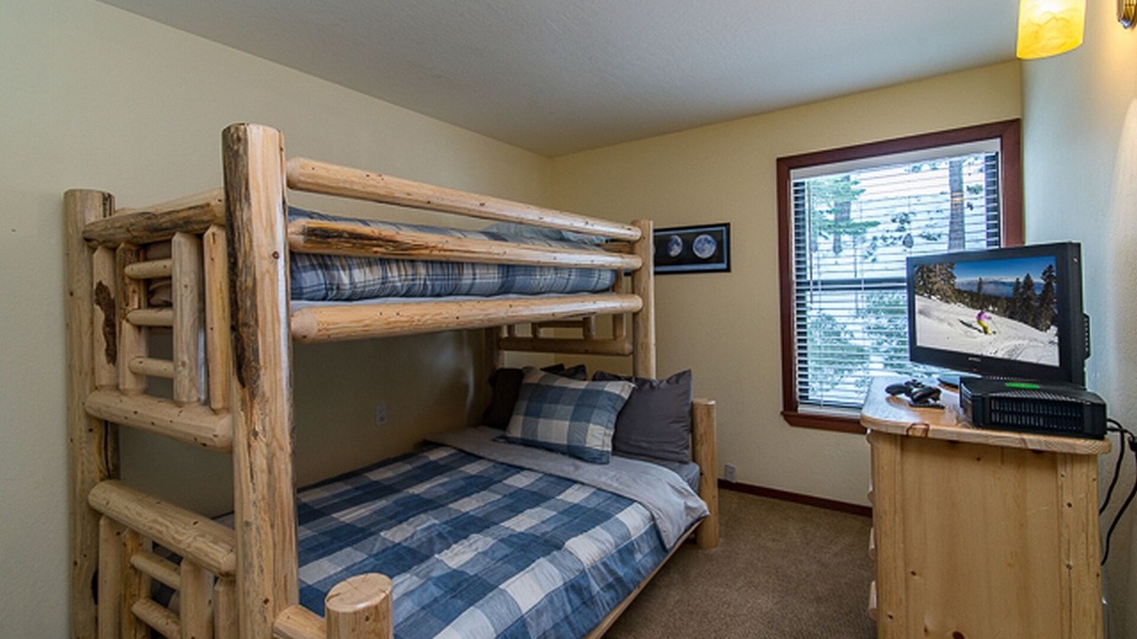Photo of Bedroom in Alpine Meadows