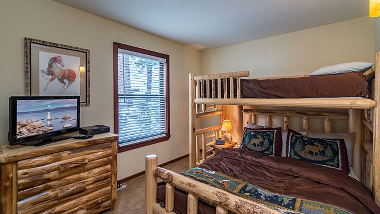 Photo of Bedroom in Alpine Meadows