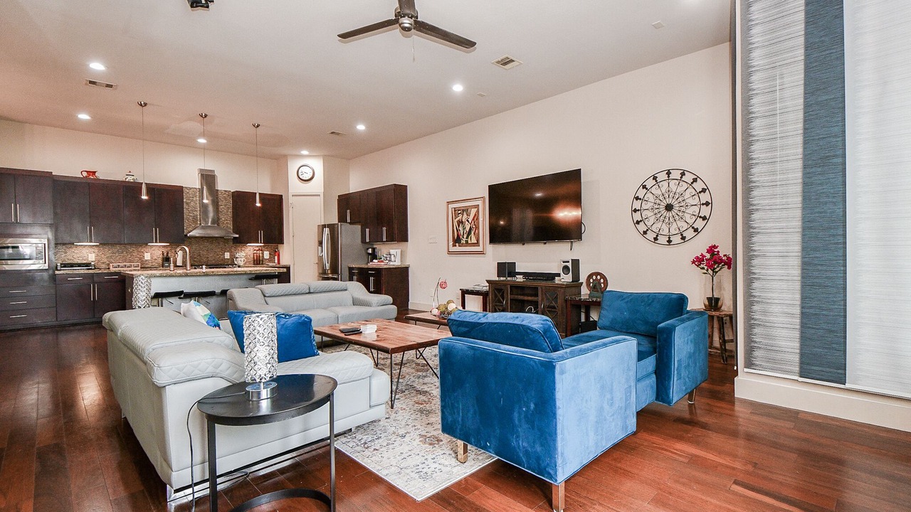 Photo of Livingroom in Midtown