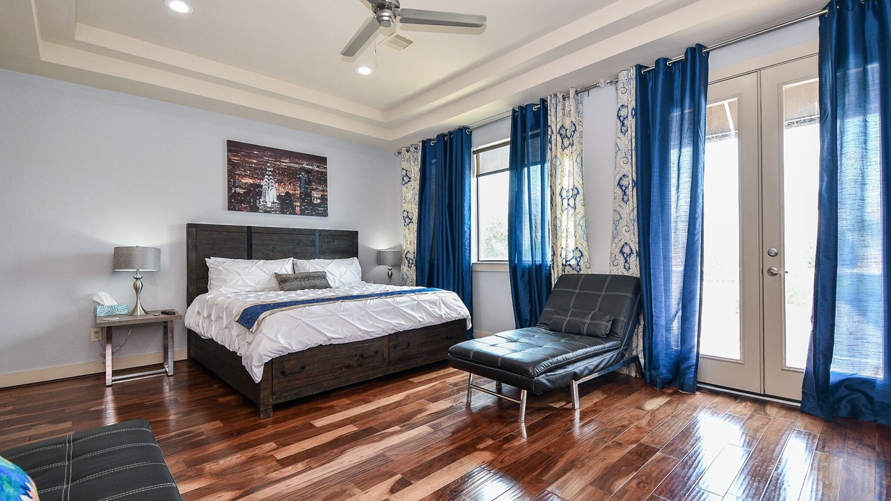Photo of Bedroom in Midtown