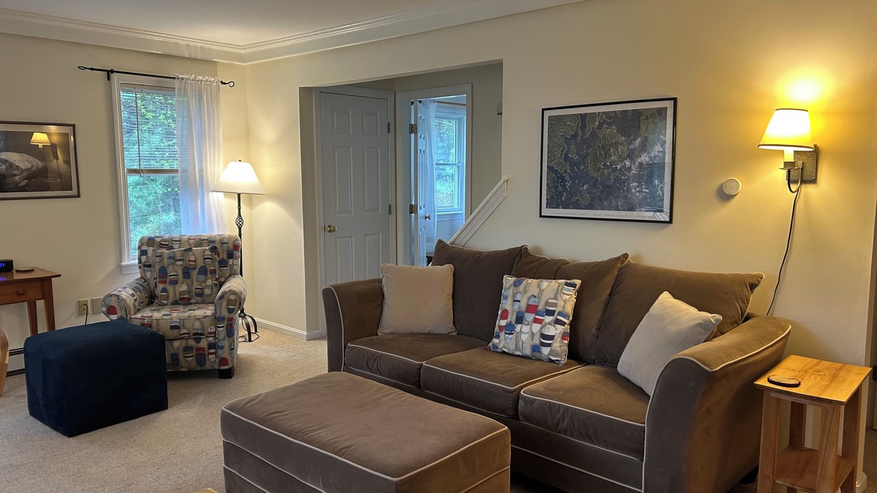 Photo of Livingroom in Hall Quarry