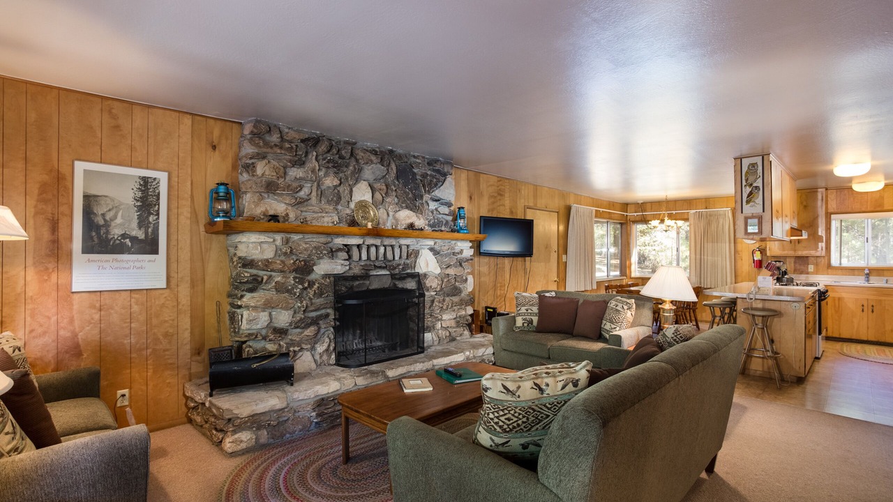 Photo of Livingroom in North Wawona