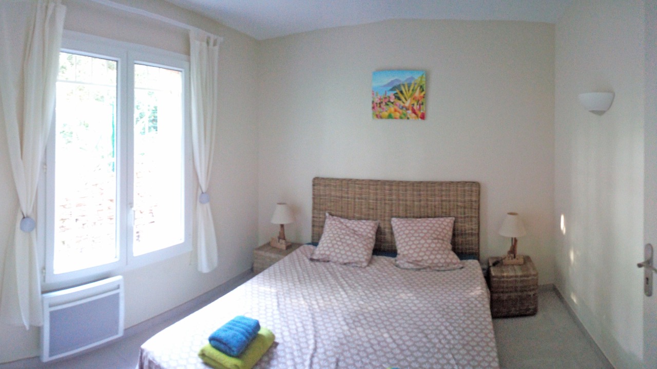 Photo of Bedroom in Saint-Raphael