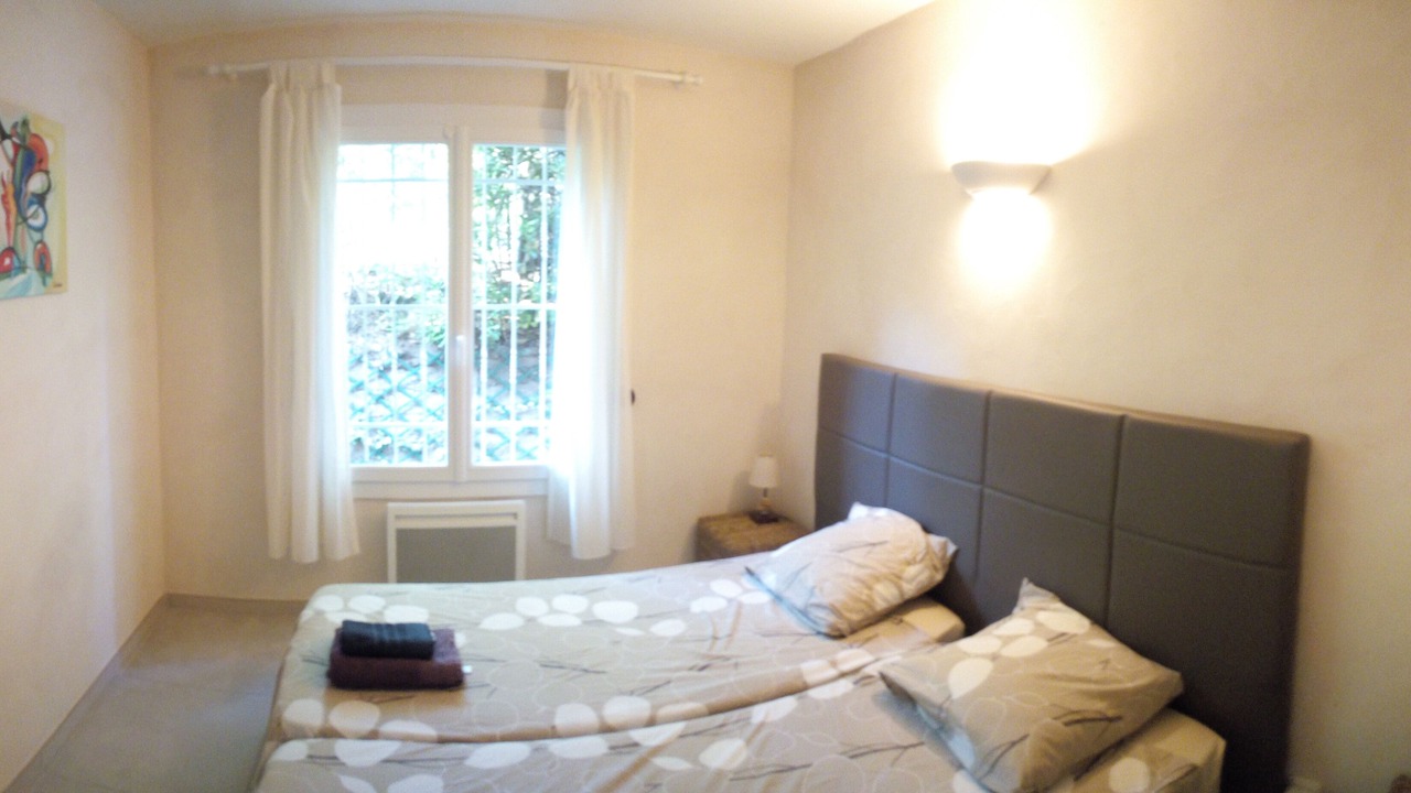 Photo of Bedroom in Saint-Raphael