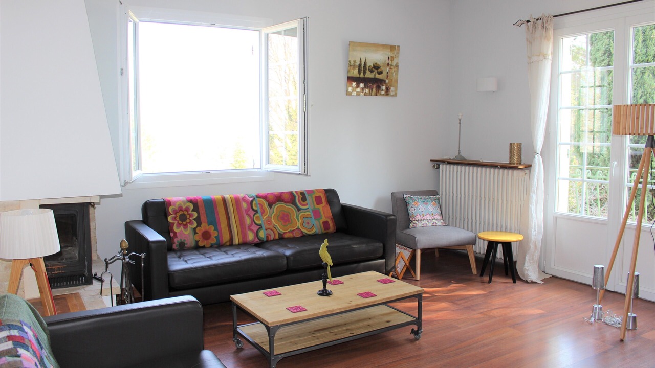 Photo of Livingroom in Apt