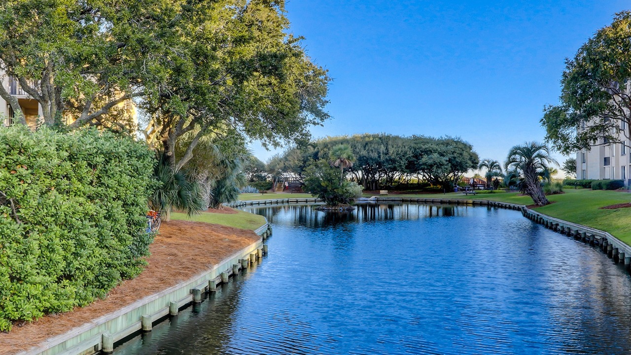 Photo of Outdoor in Folly Field
