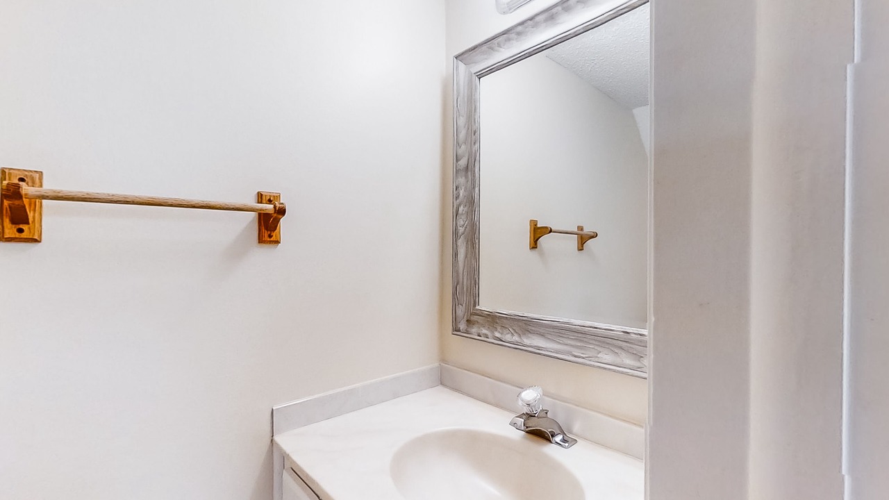 Photo of Bathroom in Folly Field