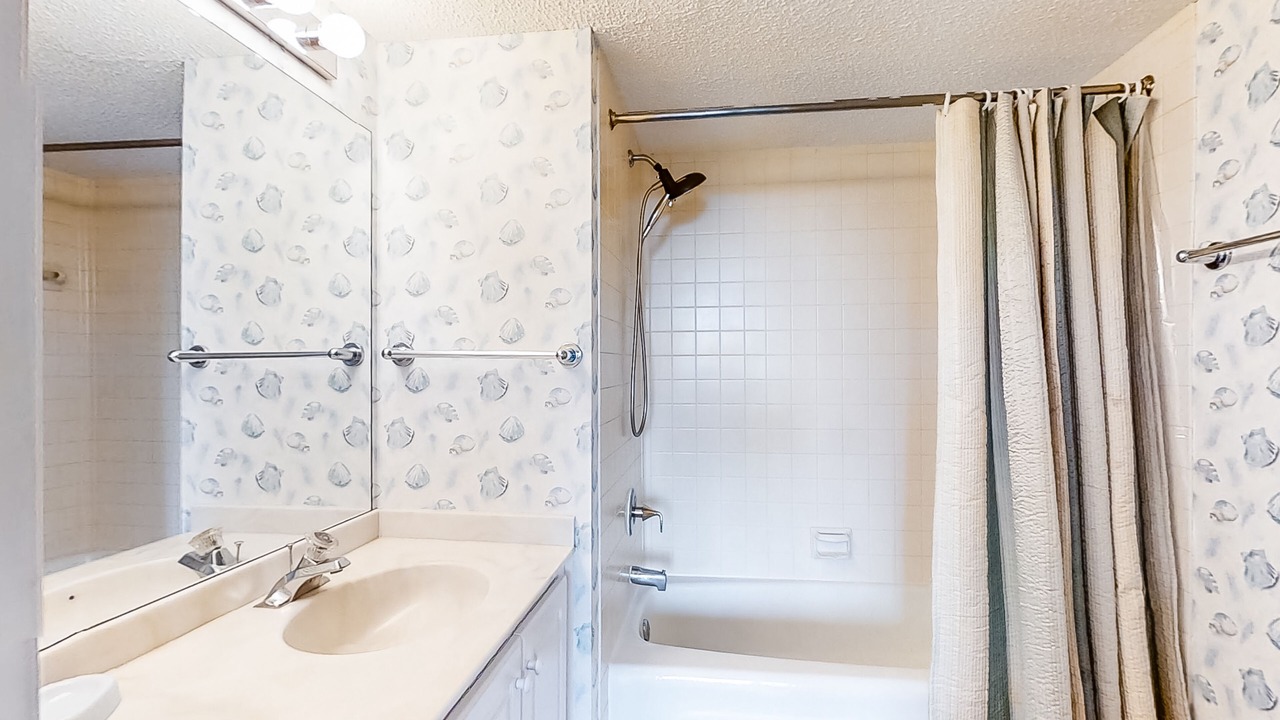 Photo of Bathroom in Folly Field