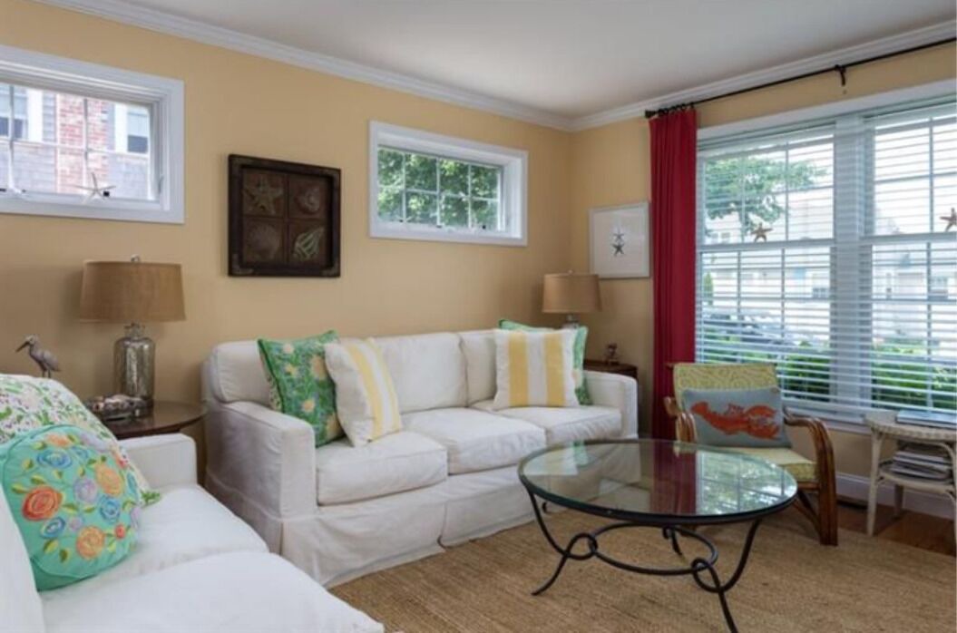 Photo of Livingroom in Popponesset