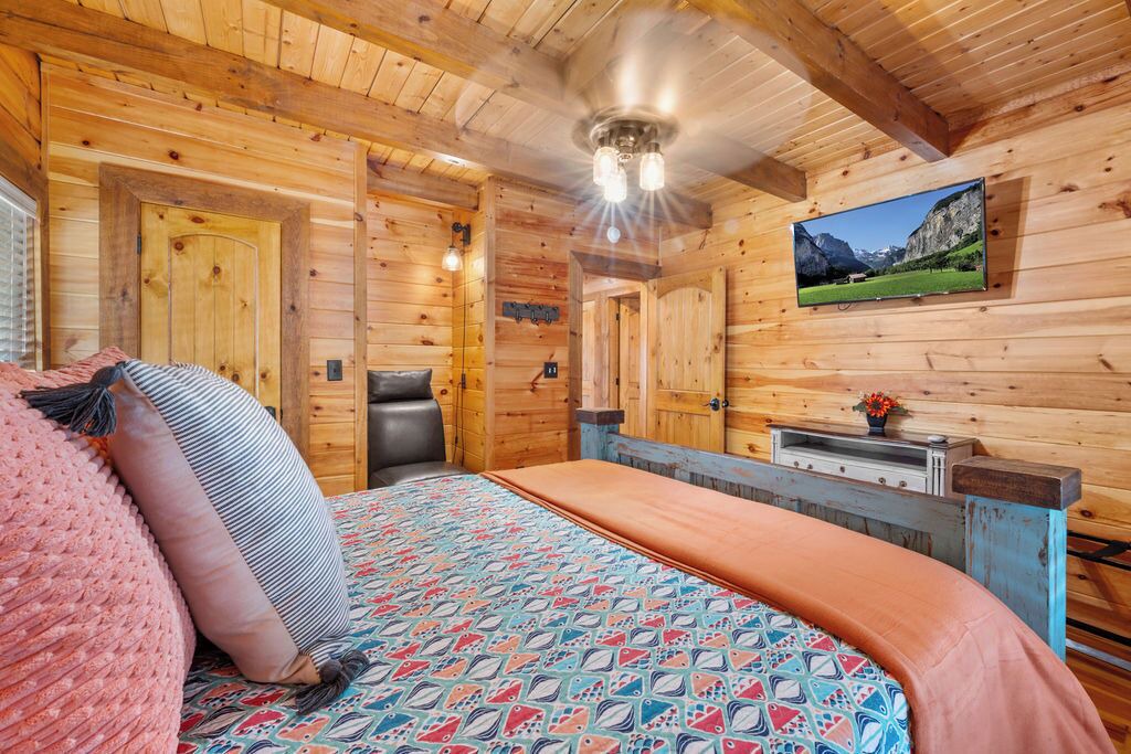 Photo of Bedroom in Bryson City