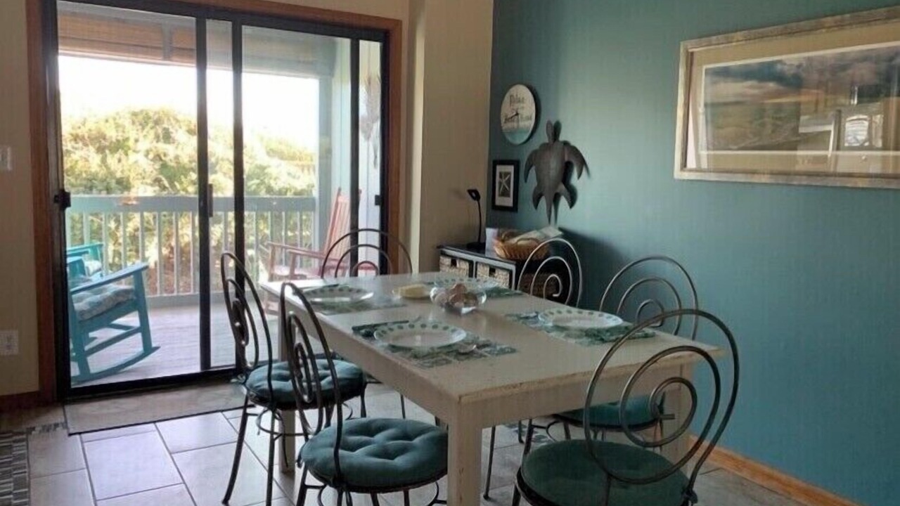 Photo of Bedroom in Pine Knoll Shores