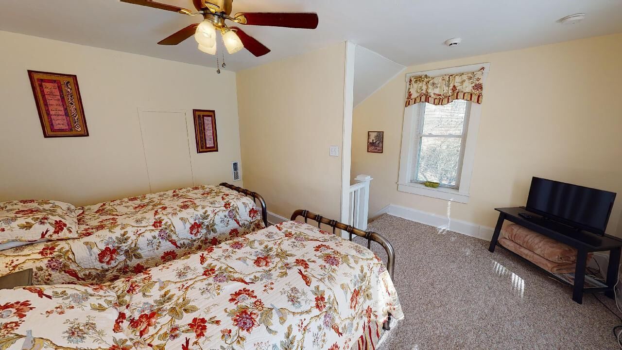 Photo of Bedroom in Nelsonville