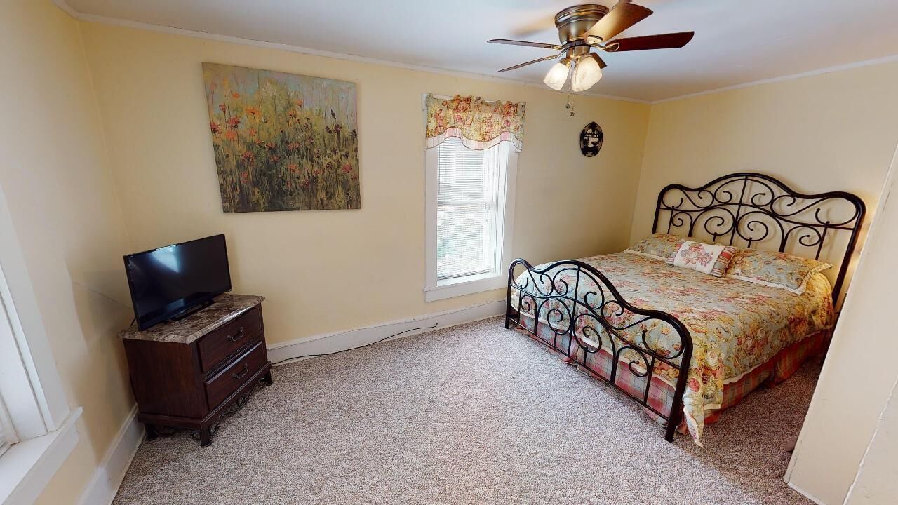 Photo of Bedroom in Nelsonville