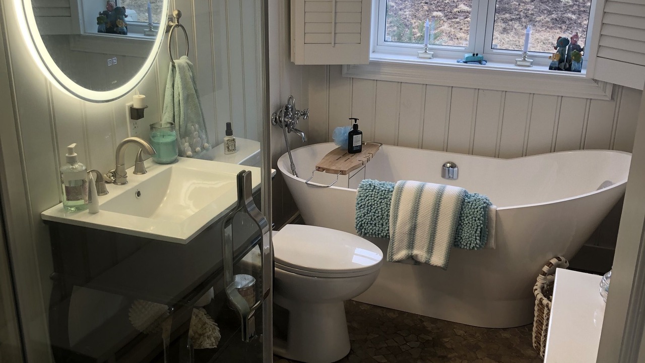 Photo of Bathroom in Malignant Cove