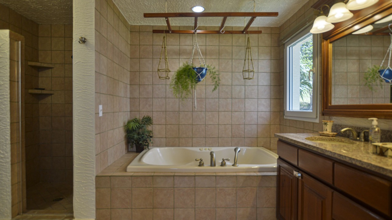 Photo of Bathroom in Antoneys Cay