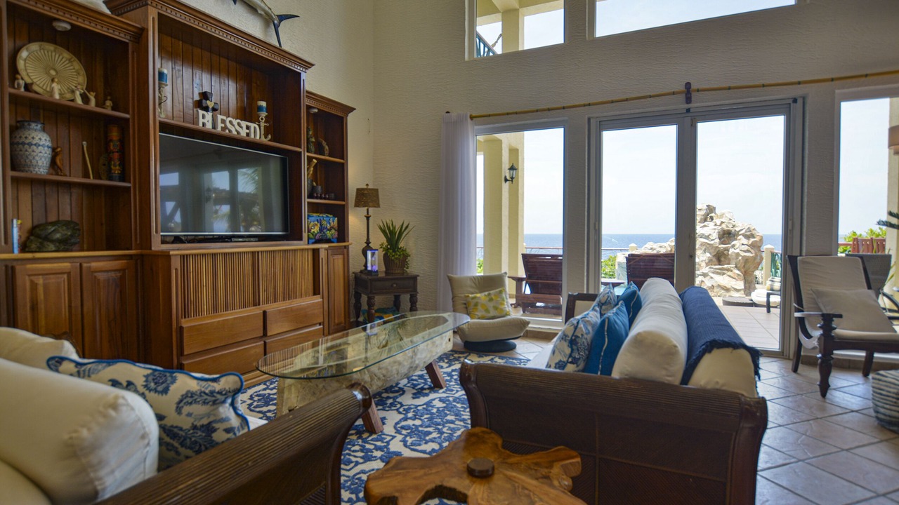 Photo of Livingroom in Antoneys Cay