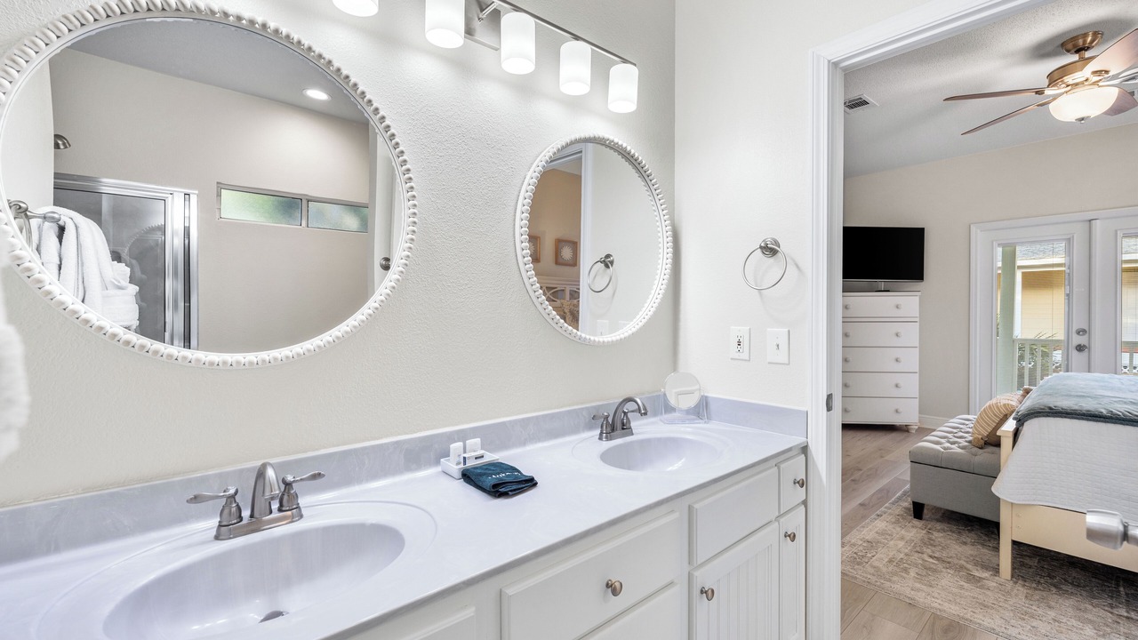 Photo of Bathroom in Clipper Cove