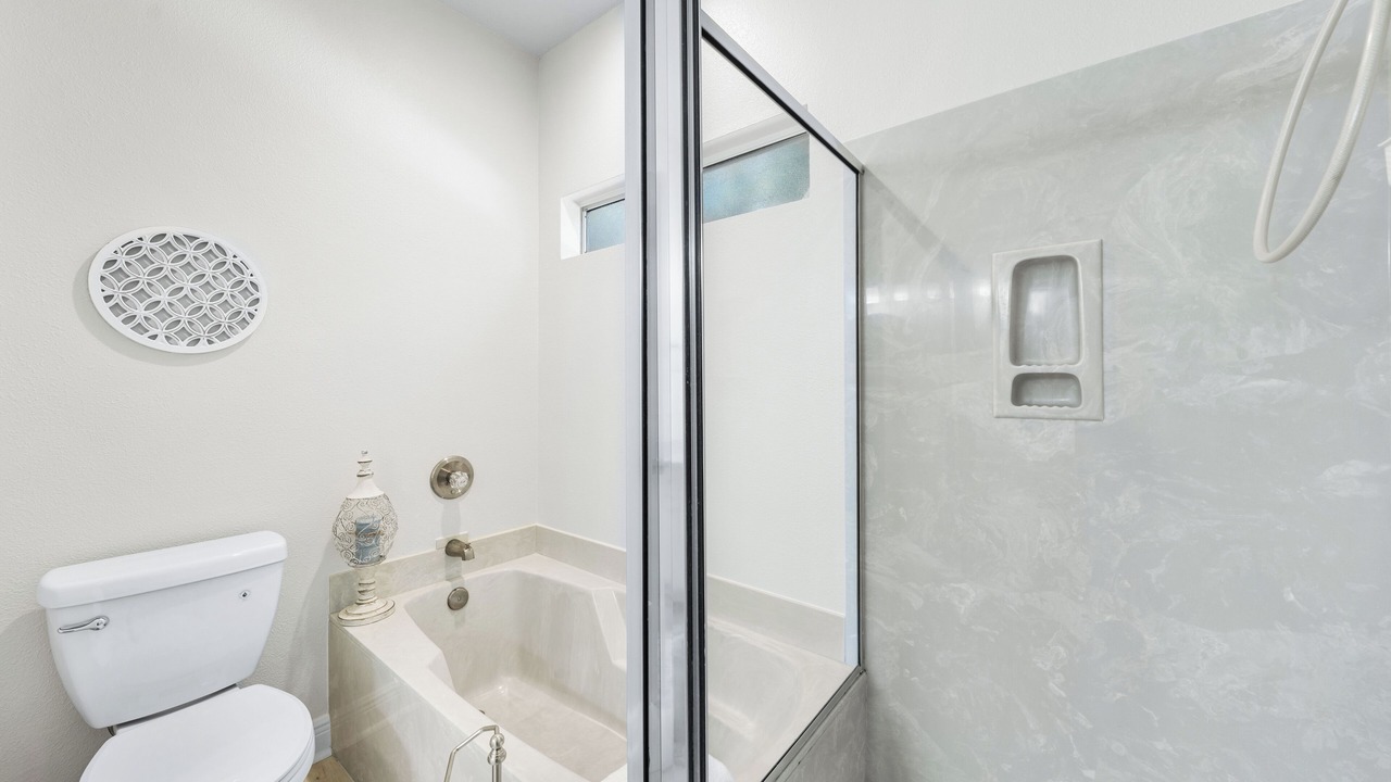 Photo of Bathroom in Clipper Cove