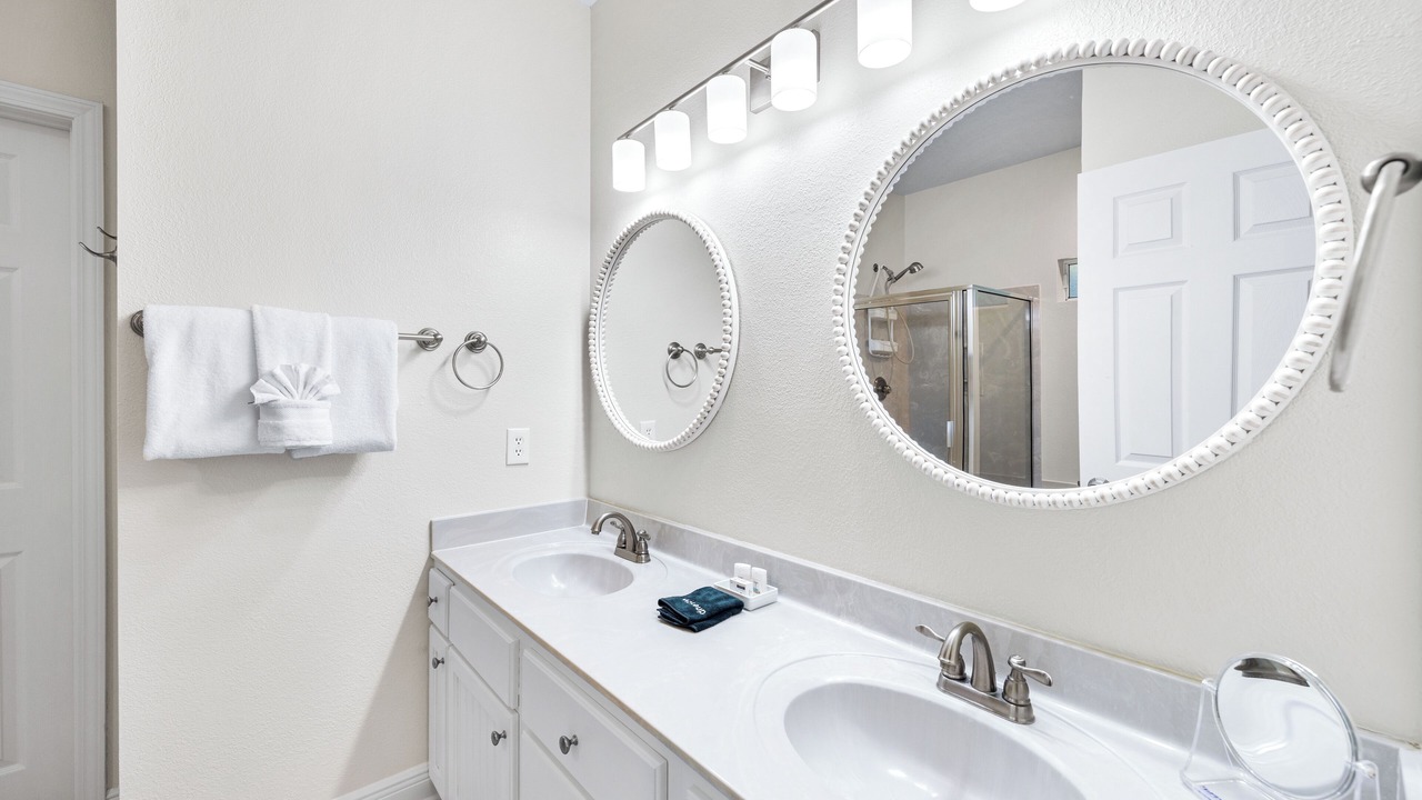 Photo of Bathroom in Clipper Cove