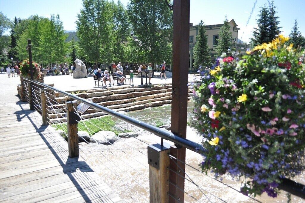 Photo of Others in Peak 9