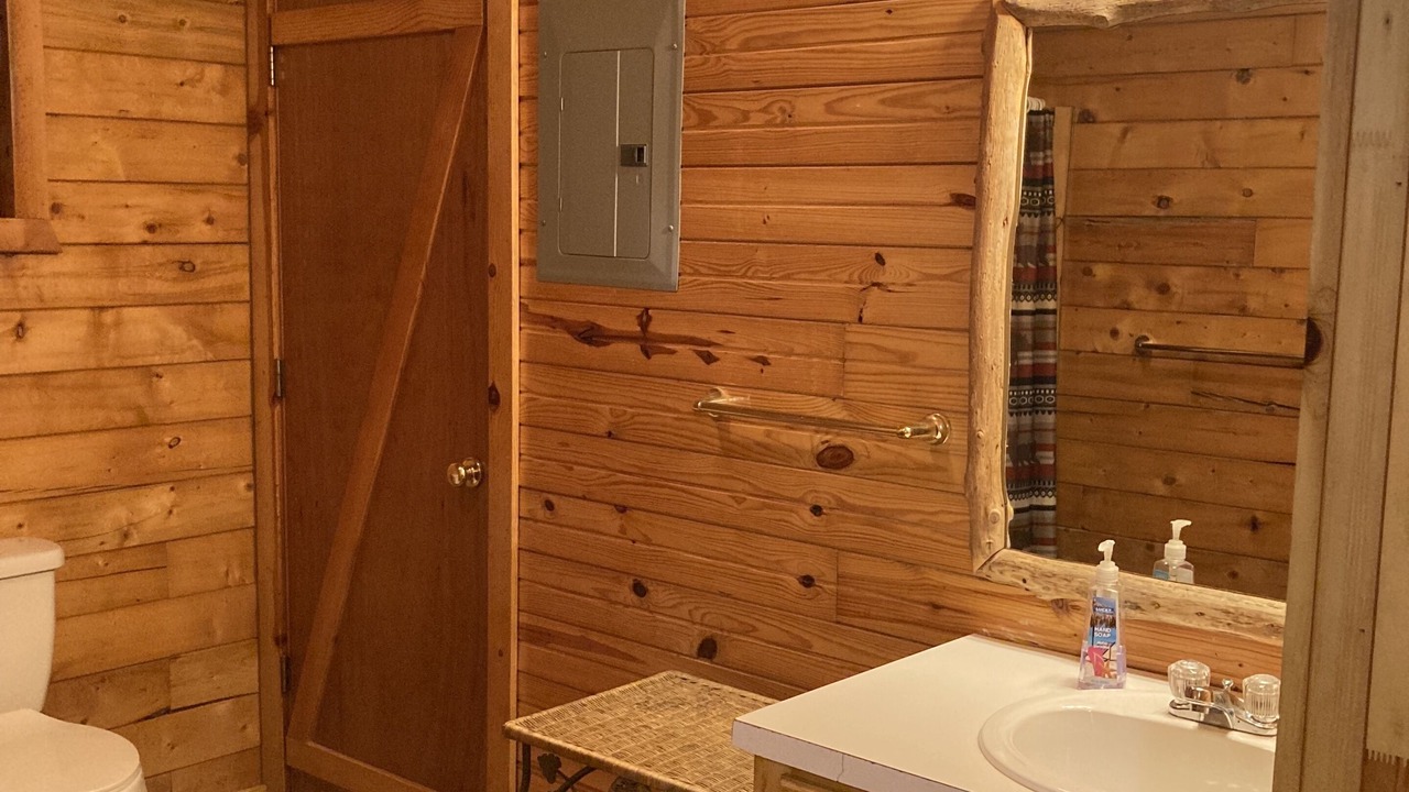 Photo of Bathroom in Pettit